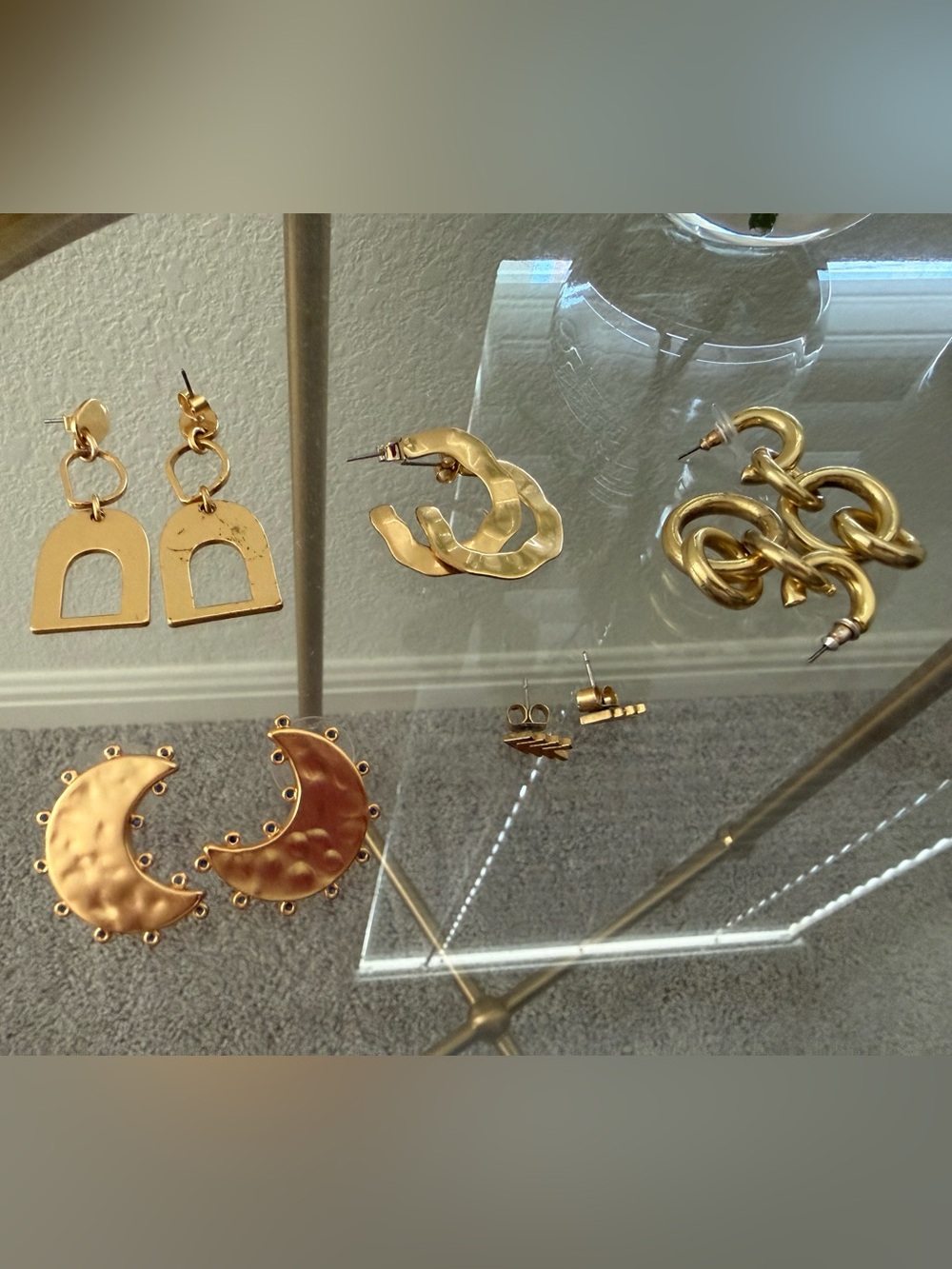 Madewell earrings set - 5 pairs
Gold-Tone Crescent Hoop Earrings - Women Jewelr